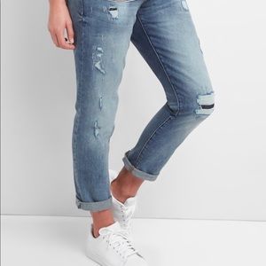 GAP Maternity full panel  girlfriend jeans